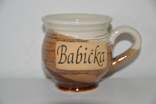 Hrnek malý baculatý - babička.JPG