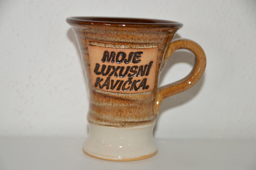 Hrnek vídeň - moje luxusní kávička.JPG