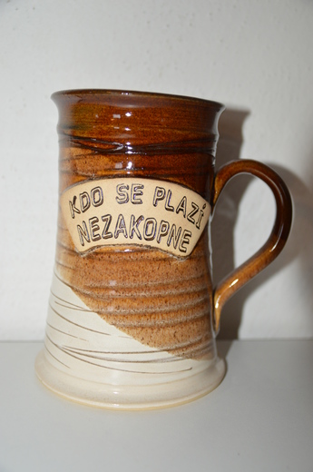 Korbel - kdo se plazí, nezakopne.JPG
