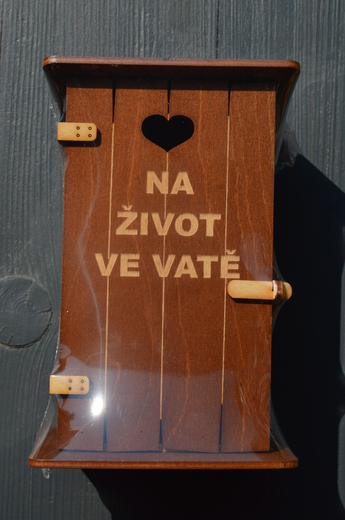 Pokadnička kadibudka - na život ve vatě.JPG