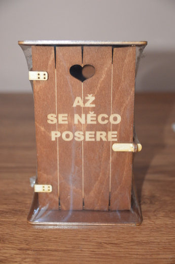 Pokladnička kadibudka - Až se něco posere.JPG
