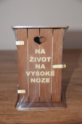 Pokladnička kadibudka - Na život na vysoké noze.JPG