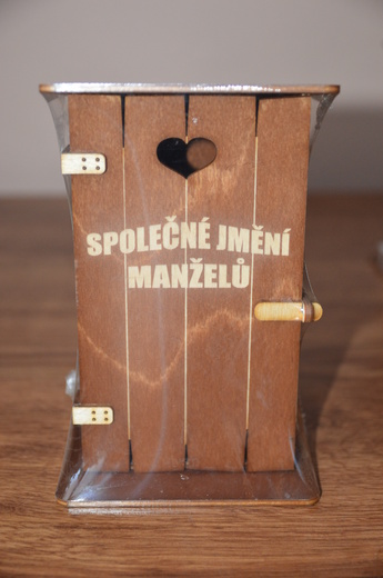 Pokladnička kadibudka - Společné jmění manželů.JPG